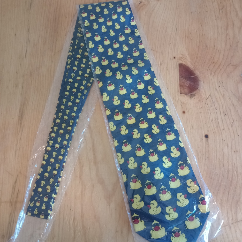 Derby Duckwear 100% Silk Graphic Print Tie New